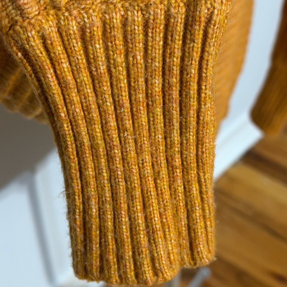 Sincerely Jules Mustard Ribbed V-Neck Sweater – XS - Picture 9 of 10